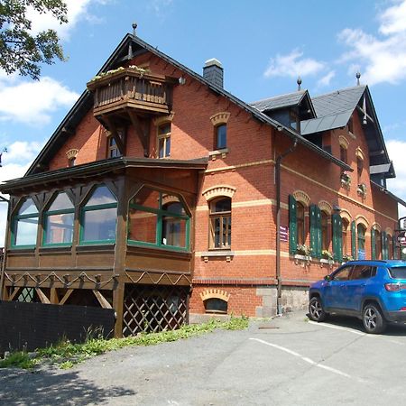 Berggasthaus & Pension Schoene Aussicht Клингентал Екстериор снимка