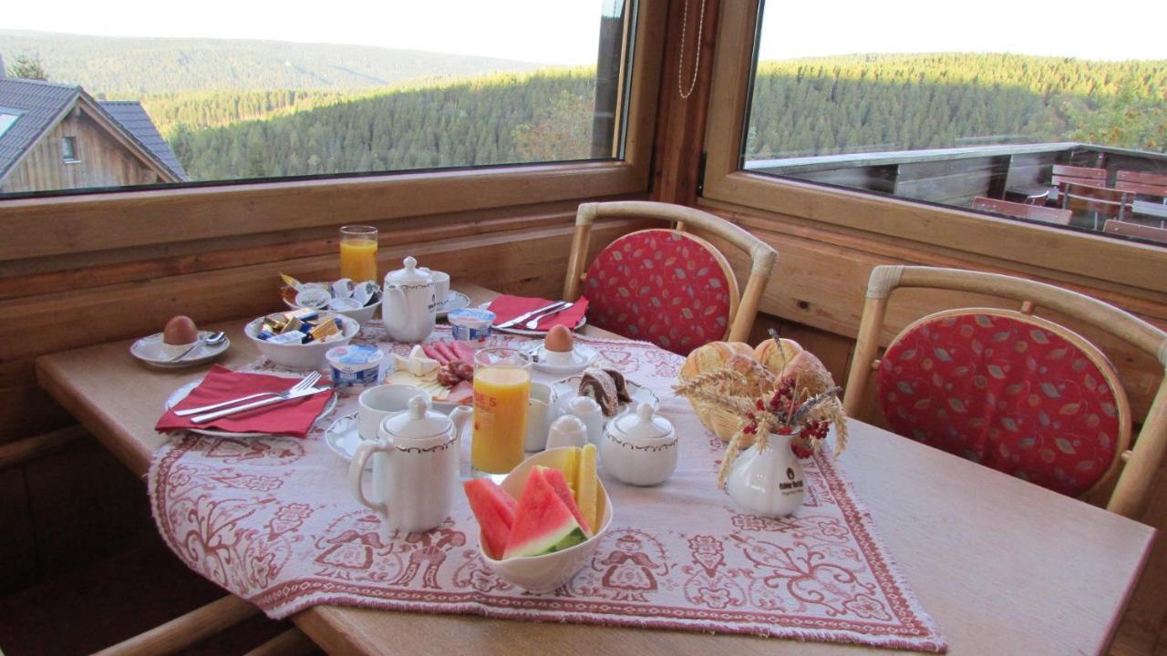 Berggasthaus & Pension Schoene Aussicht Клингентал Екстериор снимка