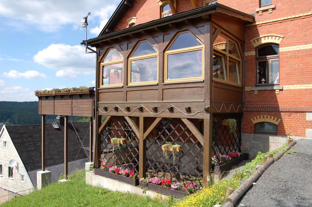 Berggasthaus & Pension Schoene Aussicht Клингентал Екстериор снимка