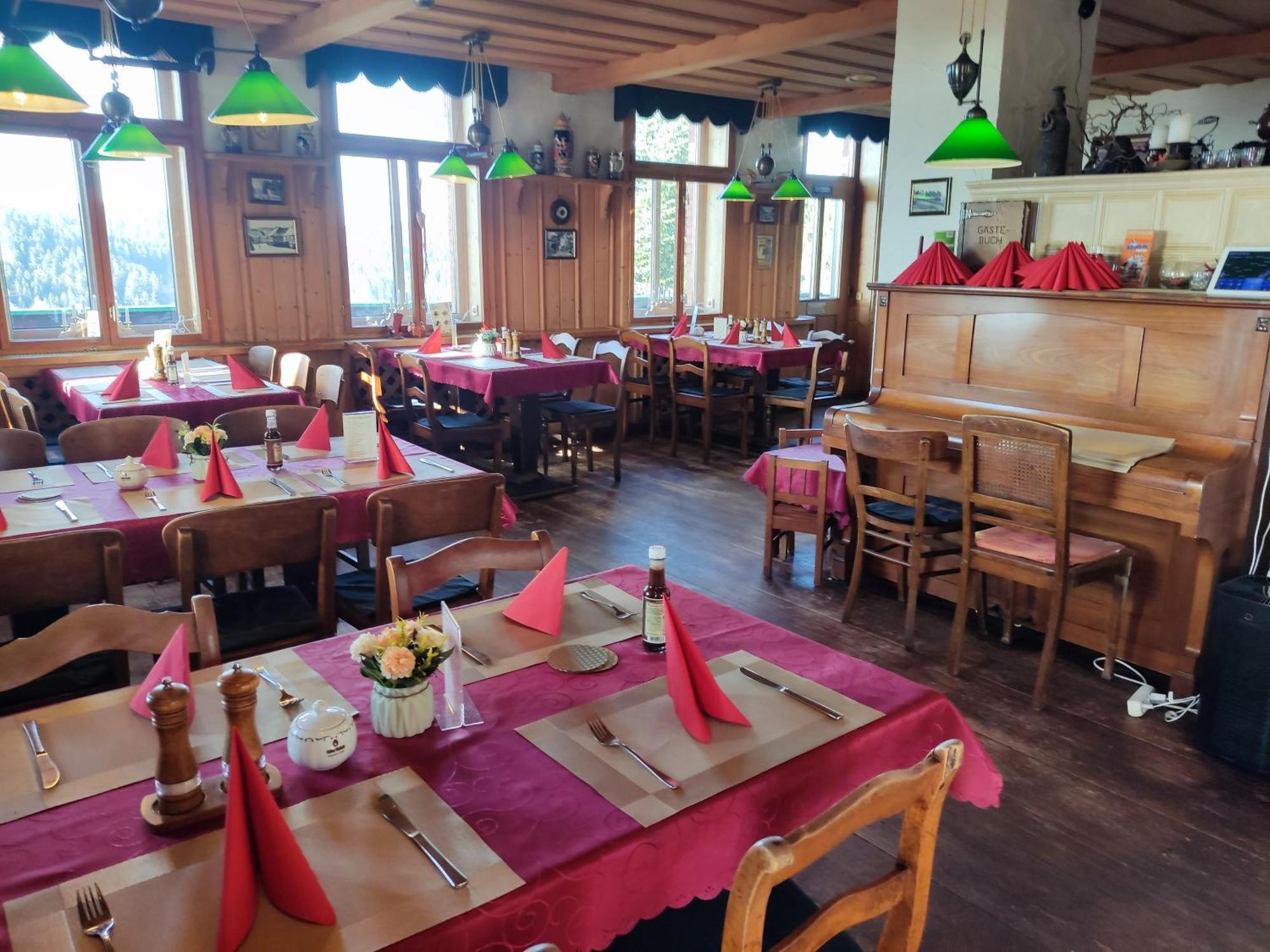 Berggasthaus & Pension Schoene Aussicht Клингентал Екстериор снимка