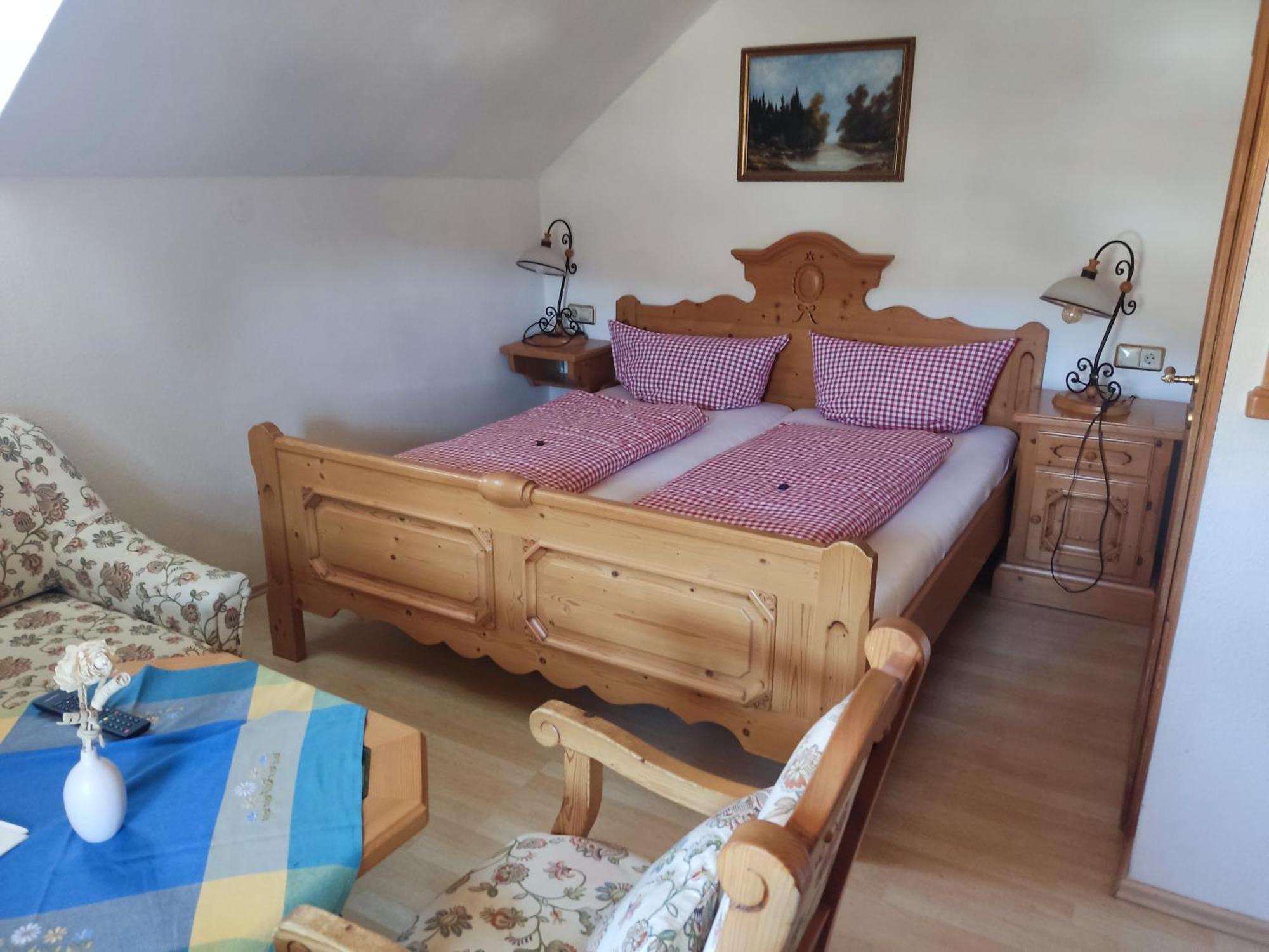 Berggasthaus & Pension Schoene Aussicht Клингентал Екстериор снимка