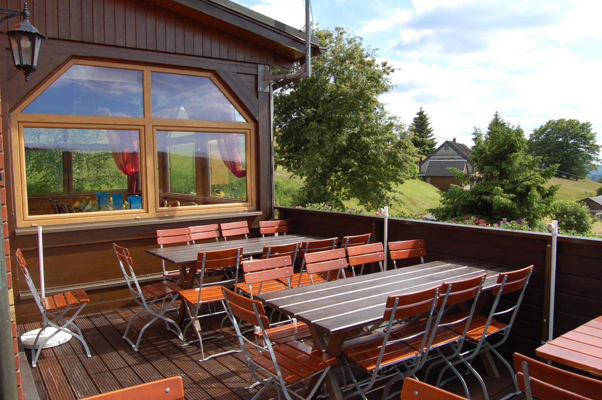 Berggasthaus & Pension Schoene Aussicht Клингентал Екстериор снимка