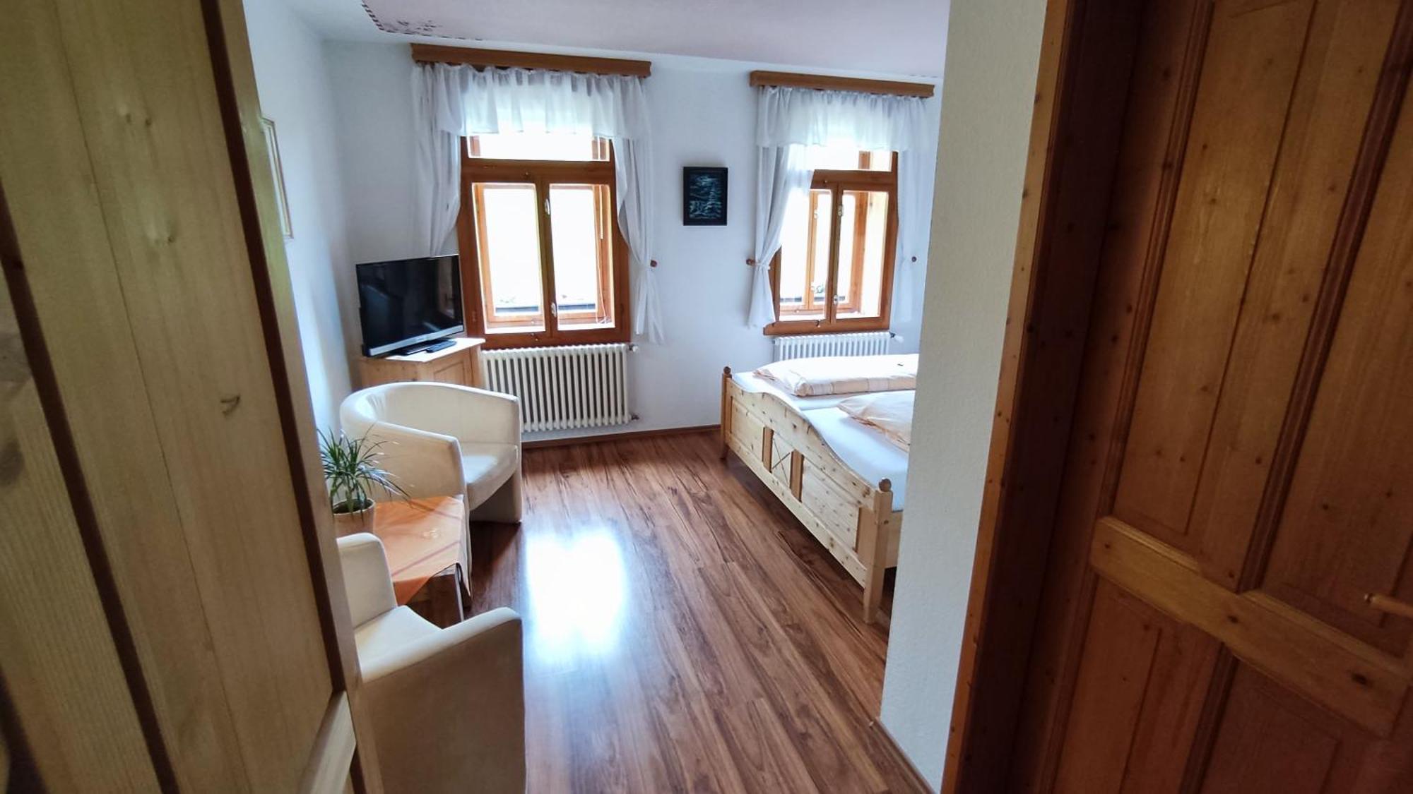 Berggasthaus & Pension Schoene Aussicht Клингентал Екстериор снимка