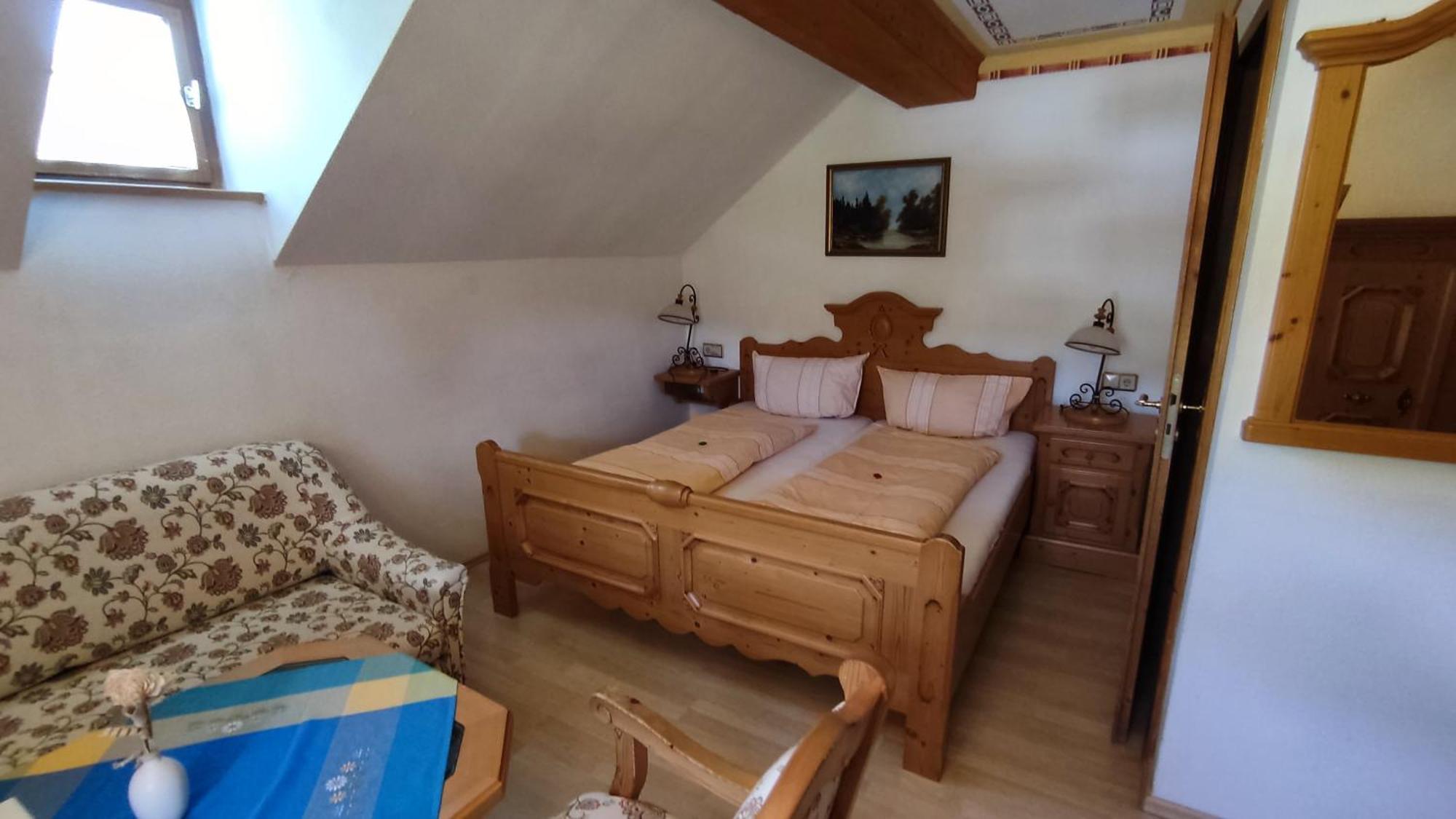 Berggasthaus & Pension Schoene Aussicht Клингентал Екстериор снимка
