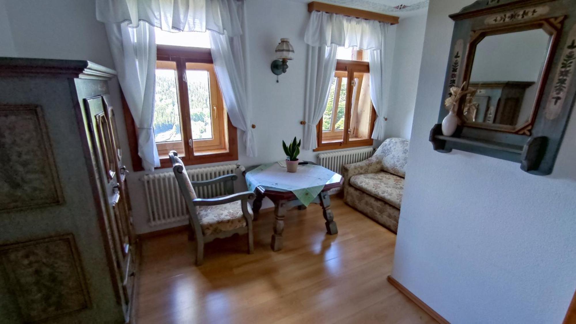 Berggasthaus & Pension Schoene Aussicht Клингентал Екстериор снимка