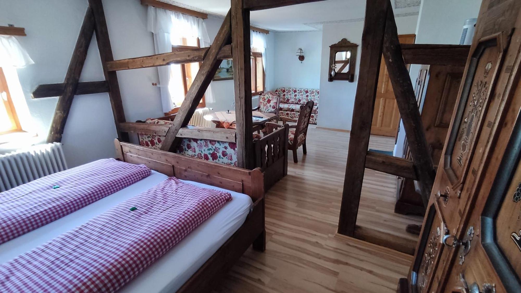 Berggasthaus & Pension Schoene Aussicht Клингентал Екстериор снимка