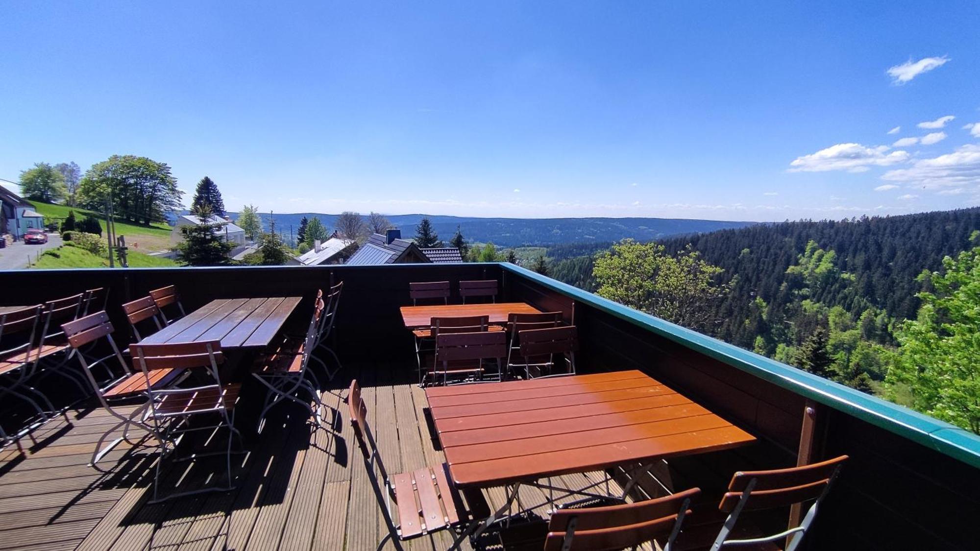 Berggasthaus & Pension Schoene Aussicht Клингентал Екстериор снимка