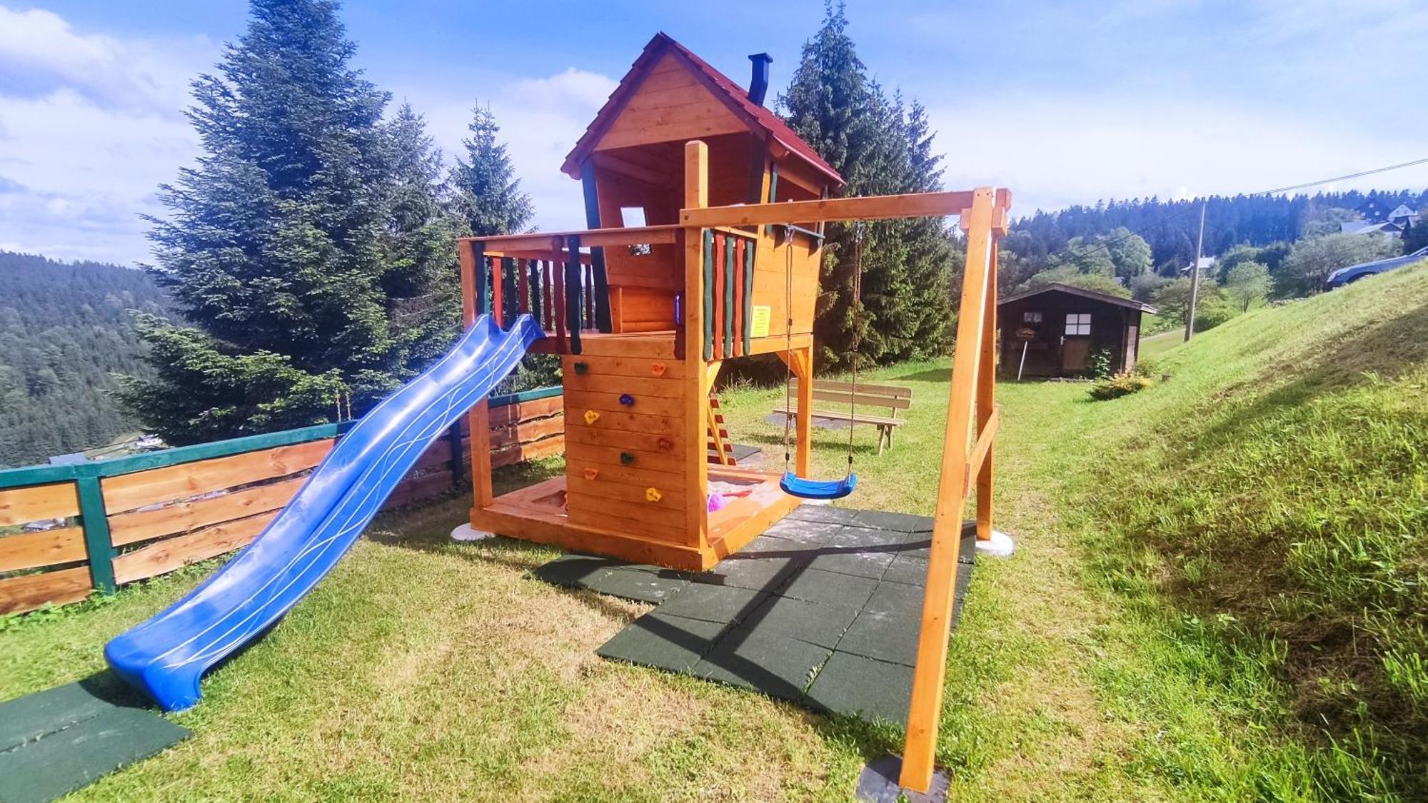 Berggasthaus & Pension Schoene Aussicht Клингентал Екстериор снимка